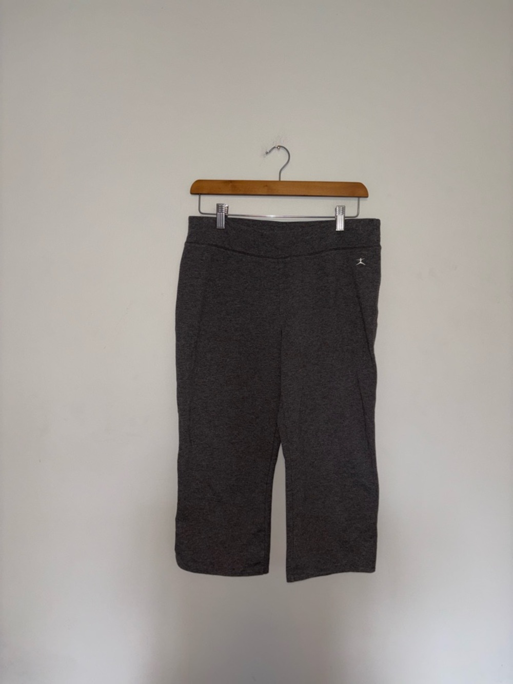 Danskin ~ Grey Cropped Pants